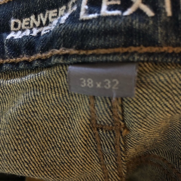 Stack of 6 pair of men’s jeans in excellent condition. - Picture 13 of 16